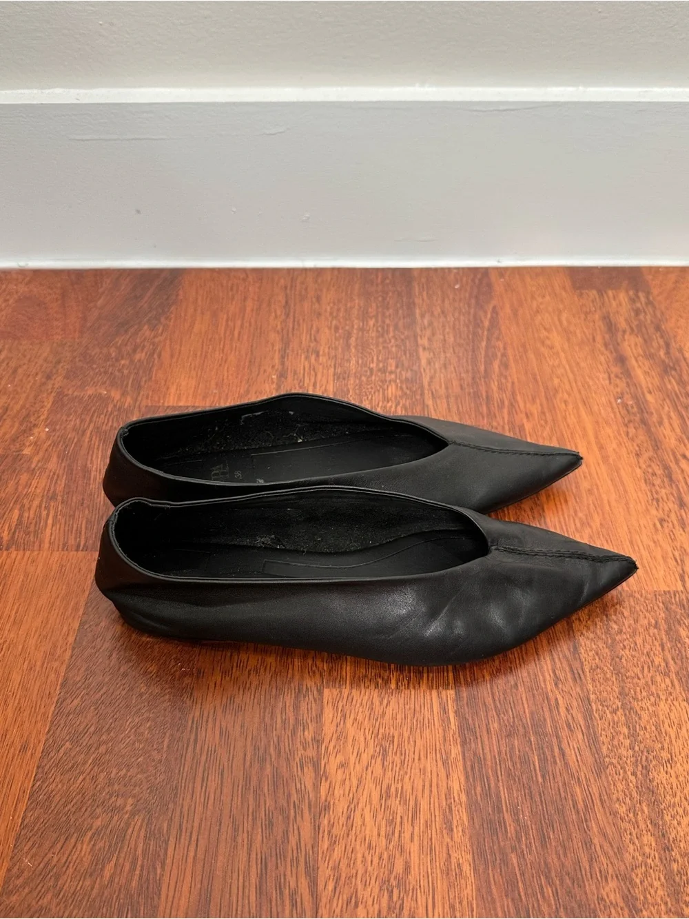 ZARA Black Pointed Leather Slip-On for Ballet Flats. Balletcore. Minimalist. 7.5